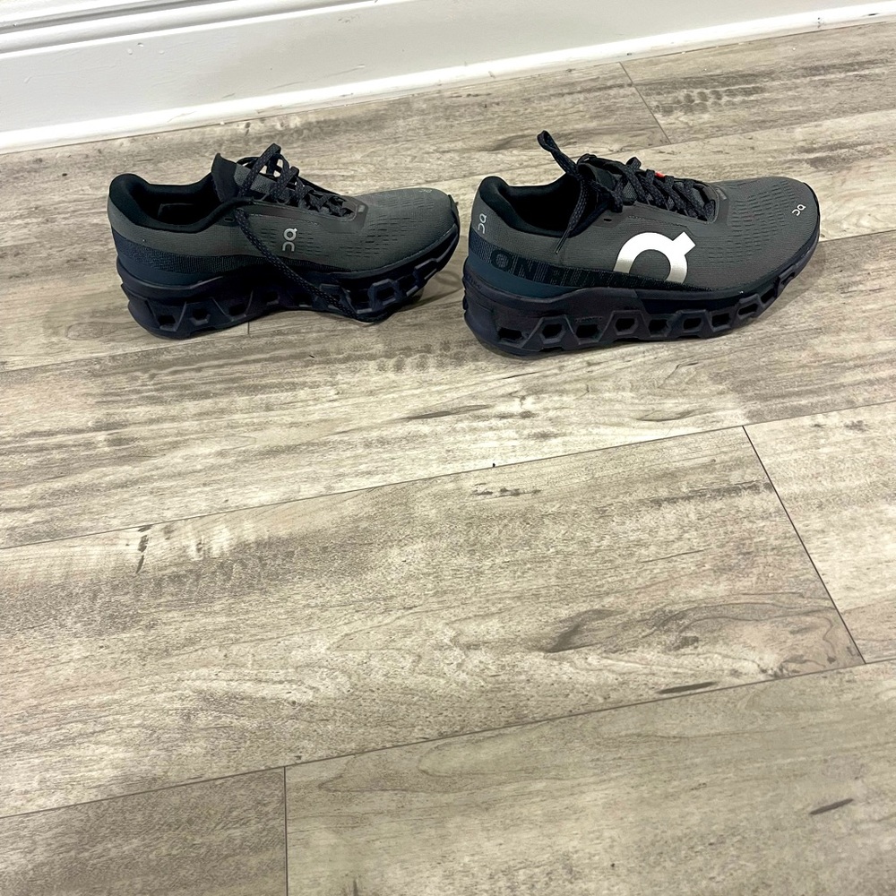 On Cloud Monster 2 Running shoes
